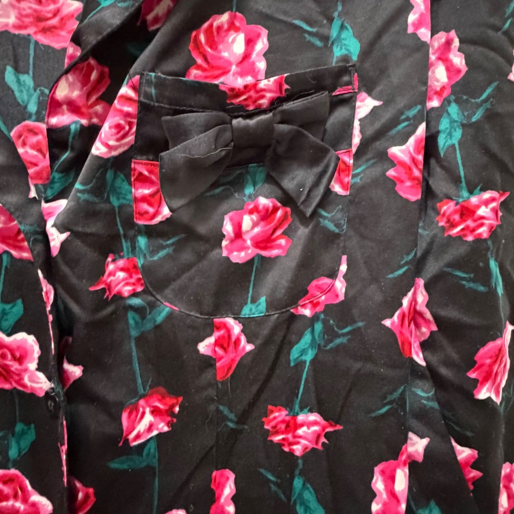 Betsey Johnson Pink Floral Pajama Top Black Satin Heart Buttons Bow Coquette - Picture 5 of 6